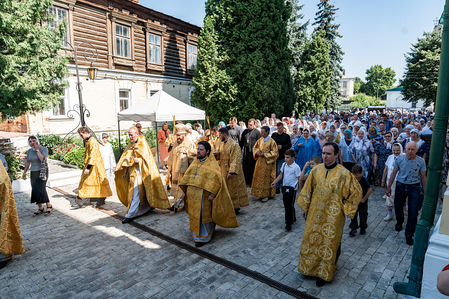 Архиерейское богослужение в Илиинском храме города Серпухова